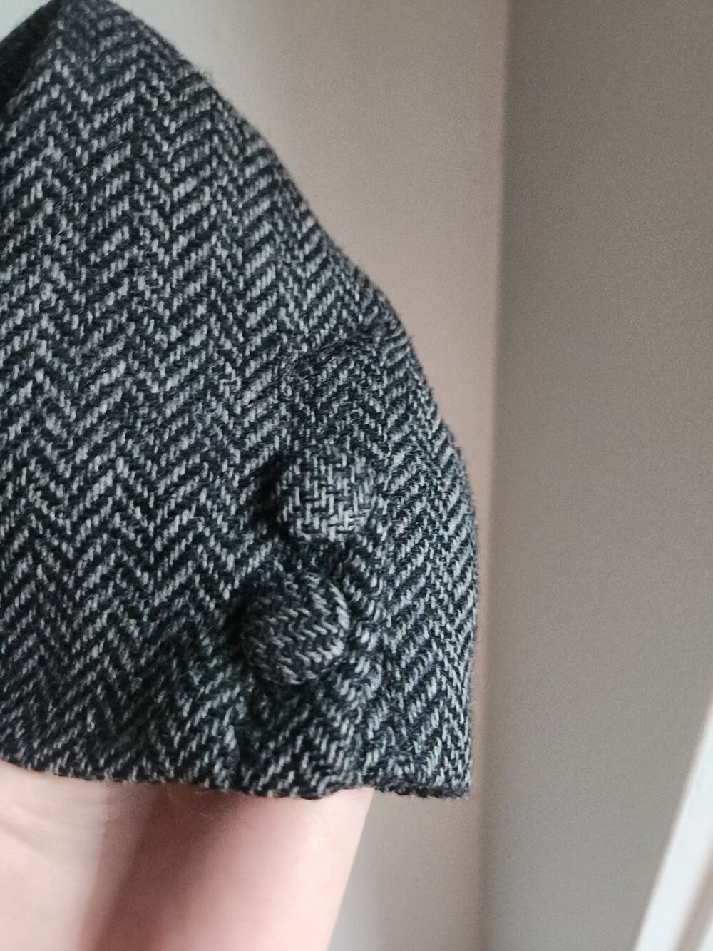 Emmanuelle Khanh Paris Vintage Dark Gray Herringbone Blazer - Sz 10 (approx.) - Picture 8 of 15